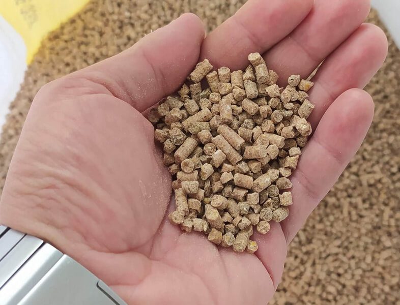 MVC Organic yumurta yemi 16HP, bitkisel yemler arasında, sağlıklı ve verimli tavuklar için doğal yem görüntüsü